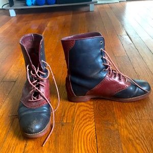 Two tone saddle leather bass boots